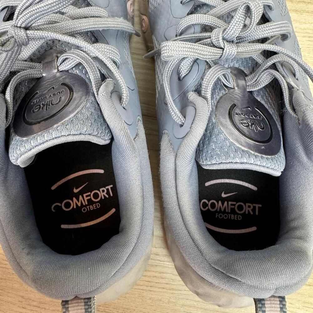 Nike Women's Blue and Grey Trainers - Picture 7 of 8